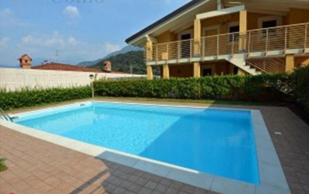 Апартаменти Attico With Swimming Pool Ленно Екстер'єр фото
